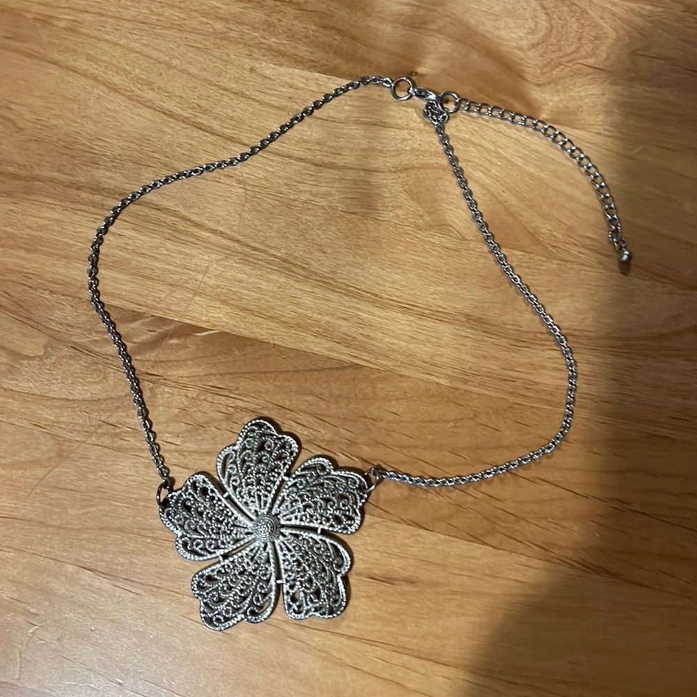 Flower necklace